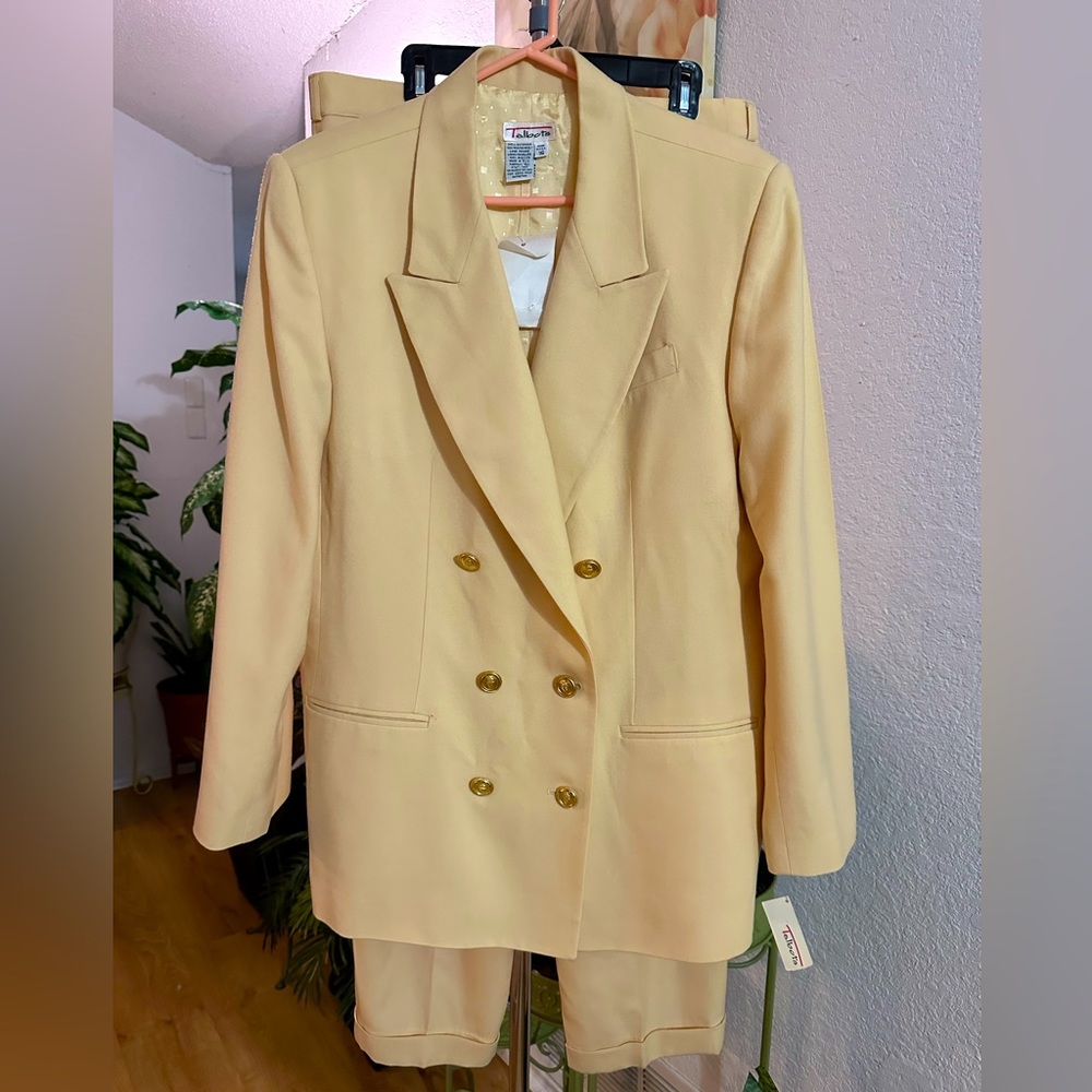 Talbots cream blazer/pantsuits size 16(plus size)
